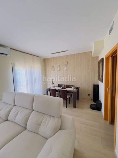 Foto c8cb58da-1e59-4895-8fa6-0161d401c01f. Casa adossada amb calefacció aparcament piscina a Reus