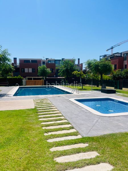 Foto d6b3b36b-b564-4aa6-b7dc-6b7555468d4e. Casa adossada amb calefacció aparcament piscina a Reus