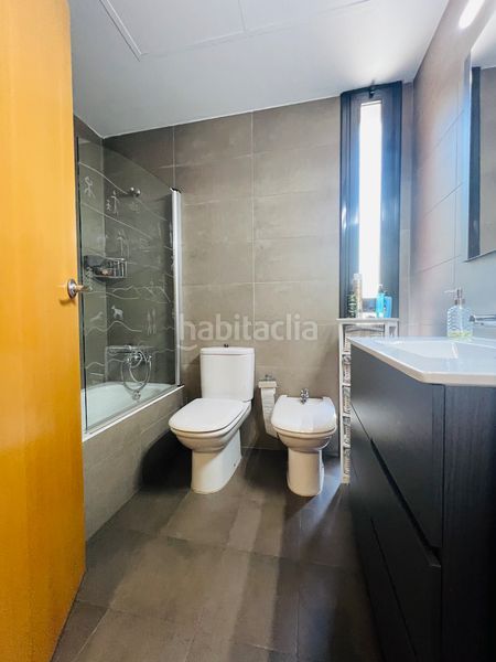 Foto dcd8d314-15b3-4ffe-bfda-b23c2fe21d1f. Casa adossada amb calefacció aparcament piscina a Reus