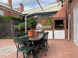 Semi detached house in Ponent. Adosado esquinero en reus