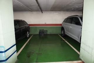 Aparcament cotxe a Calle de tomás alfaro 16. Plaza de garaje  para moto en ctomás alfaro  con cb. tomás de zu