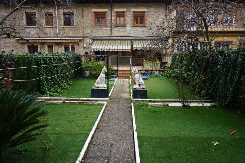 Foto 1675aedc-bf1f-4416-814b-16e02eeae1f3. Casa adossada amb calefacció a Judimendi Vitoria - Gasteiz