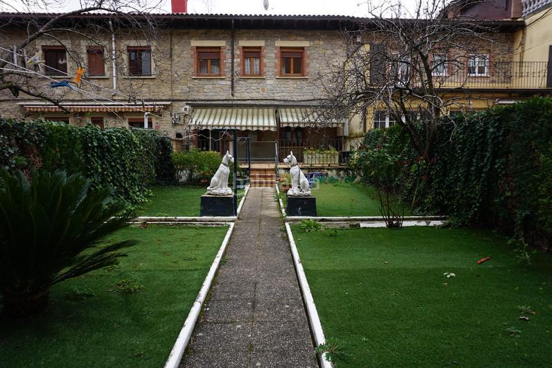 Foto 909bdad4-6249-4497-80f6-db8a57b6e272. Casa adossada amb calefacció a Judimendi Vitoria - Gasteiz