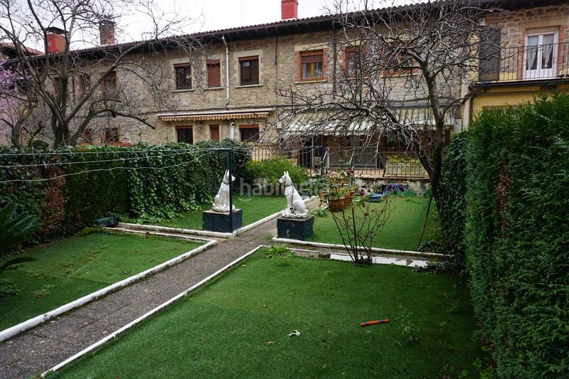 Foto 979fe8c5-e382-4b96-a5a6-3578fd0f072b. Casa adossada amb calefacció a Judimendi Vitoria - Gasteiz