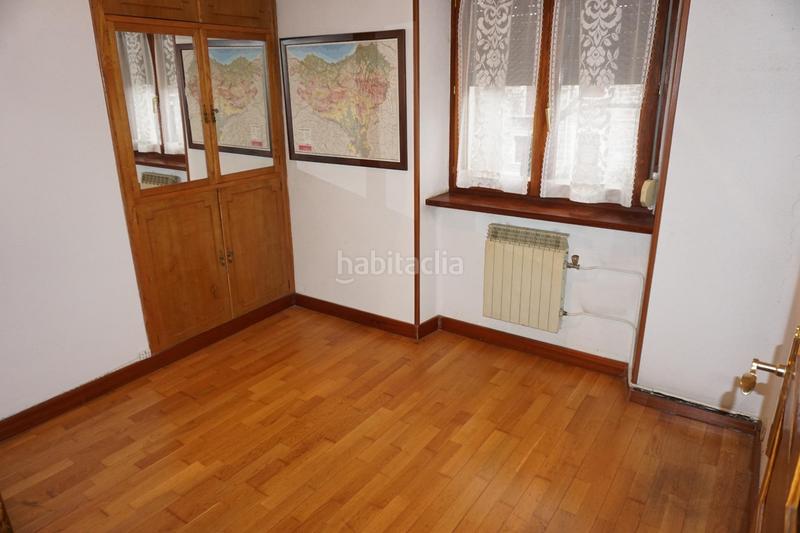 Foto aa4322bb-9a39-459f-b2e9-78520b92b1c8. Casa adossada amb calefacció a Judimendi Vitoria - Gasteiz