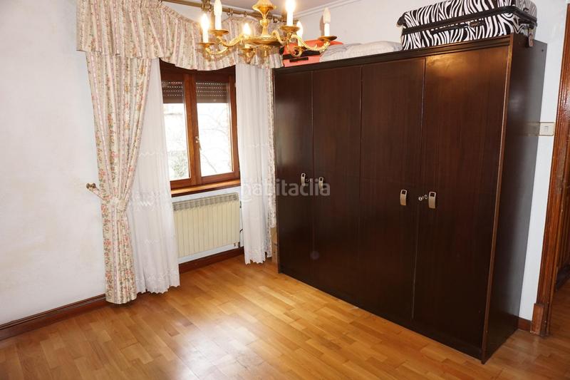 Foto cefde08d-29a1-441a-af4c-ac4db5234f93. Casa adossada amb calefacció a Judimendi Vitoria - Gasteiz