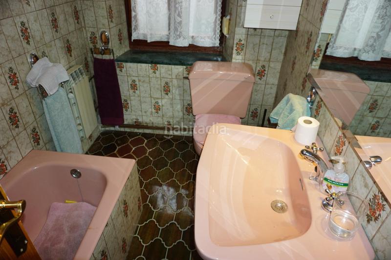 Foto d827ff2c-f354-4e71-a9a7-2f2aaee736ef. Casa adossada amb calefacció a Judimendi Vitoria - Gasteiz