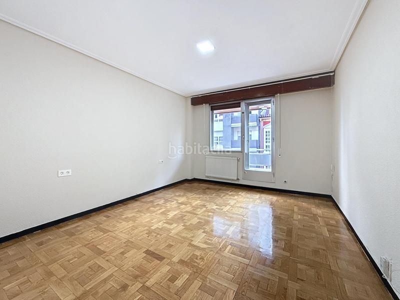 Foto 14a72faf-4801-4d40-92b1-f5a4c341ed12. Pis amb calefacció a Ensanche Vitoria - Gasteiz