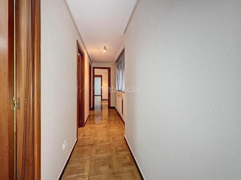 Foto 7da606f8-433a-4e88-be3b-b57a95230848. Pis amb calefacció a Ensanche Vitoria - Gasteiz