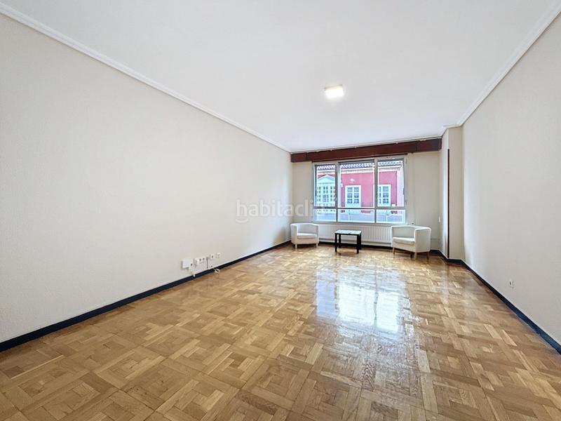 Foto a751dfbd-c78c-4297-9f86-d8e59261d692. Pis amb calefacció a Ensanche Vitoria - Gasteiz