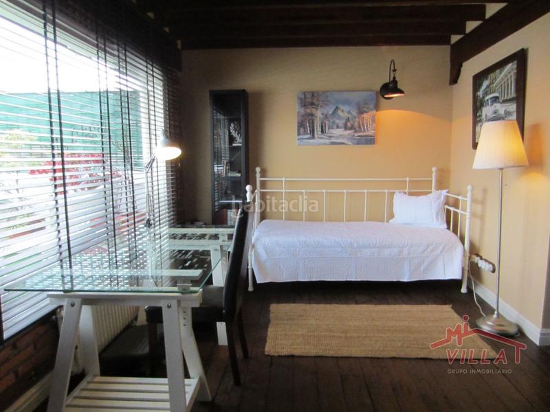 Foto 5bfb44f0-de28-4f07-9e5e-bacfc6e4a5c3. Àtic amb aparcament a Centro Laredo