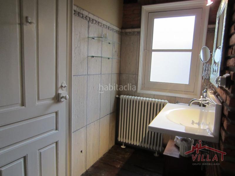 Foto 676c87a2-2a3b-425e-95ed-f656b6cbd7dd. Àtic amb aparcament a Centro Laredo