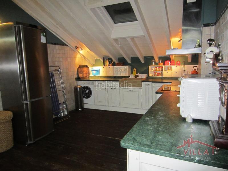 Foto 68a8ff23-e153-4431-a642-f33385420658. Àtic amb aparcament a Centro Laredo