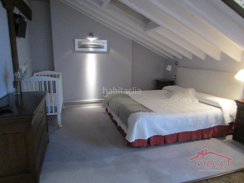 Foto b5659df5-c2e9-47ce-98c0-33ef30c17bd2. Àtic amb aparcament a Centro Laredo