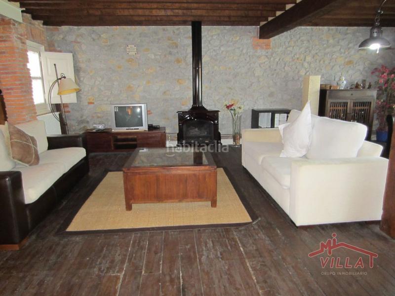 Foto c113b38e-4ea5-4d96-884f-86e031bde1bf. Àtic amb aparcament a Centro Laredo