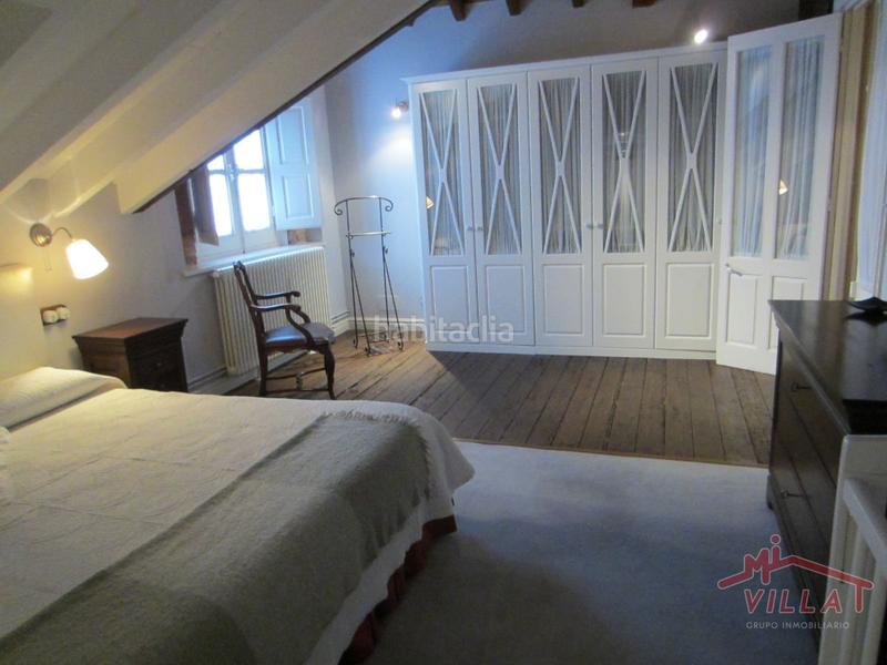 Foto e9ab8894-d3e5-4e34-b8de-72157131b94d. Àtic amb aparcament a Centro Laredo