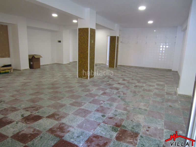 Foto bc0efd52-07d1-43d1-ad2e-cf6380b6094b. Local comercial a Carlos V Laredo