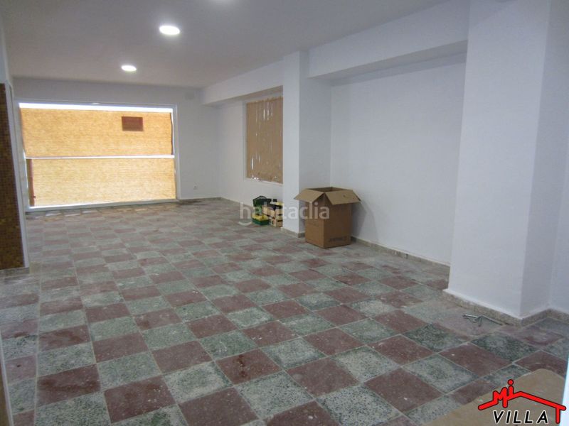 Foto eb68afe7-61ec-4fea-9395-880120a66b61. Local comercial a Carlos V Laredo