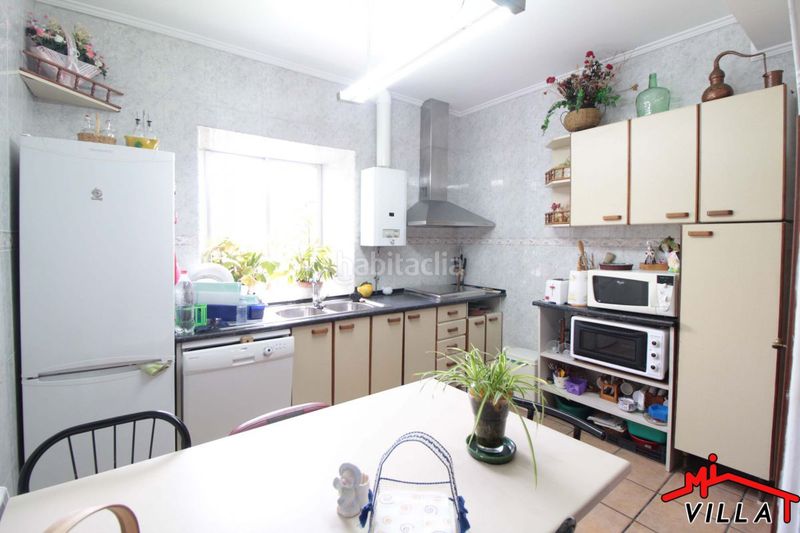 Foto b0477587-db83-4e56-ace9-cb8bc6716cf0. Casa amb aparcament a Colindres