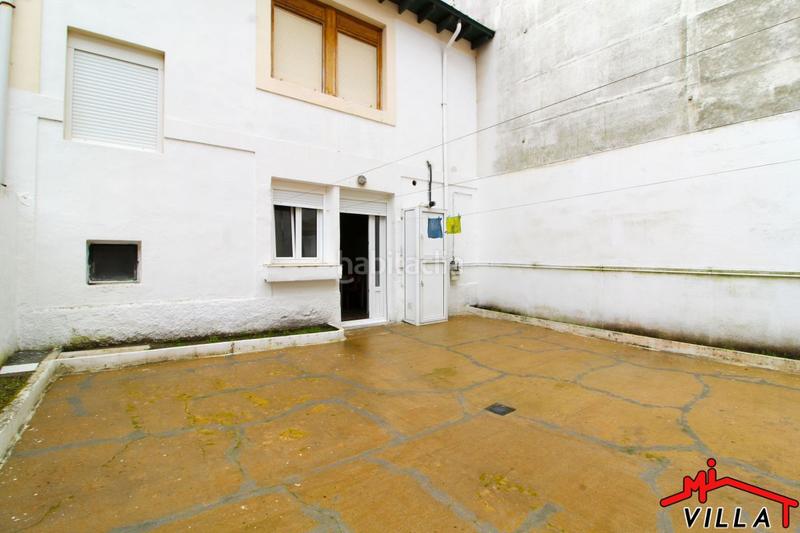 Foto e784c5a5-ccf7-4089-a74c-1a909300d2d6. Casa  en venta en Centro, 4 dormitorios. en Centro Laredo