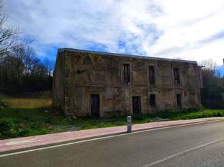 Casa a Rasines. Casa con finca en venta en rasines.