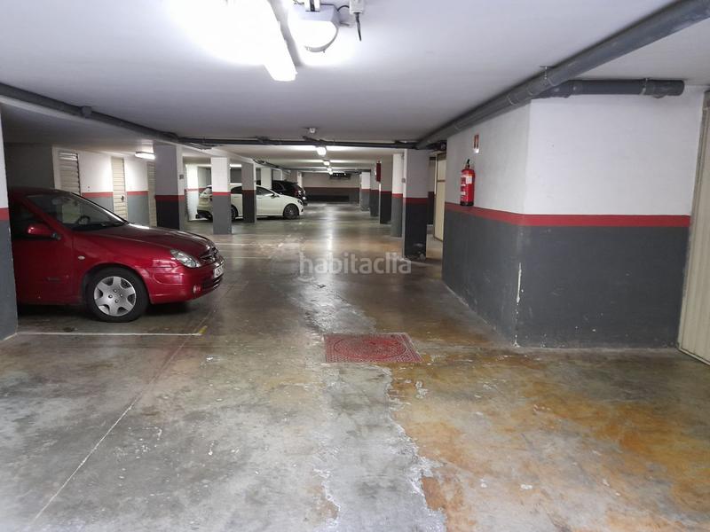 Foto f978d403-fd18-4a4a-812b-dbb45e03696b. Parking coche garaje en venta en Centro. en Centro Laredo
