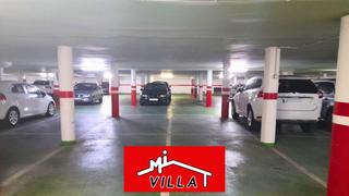 Aparcament cotxe a Carlos V. Garaje en venta en centro.
