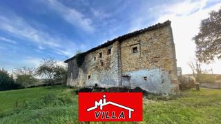 Casa a Rasines. Casa en venta en ojebar.