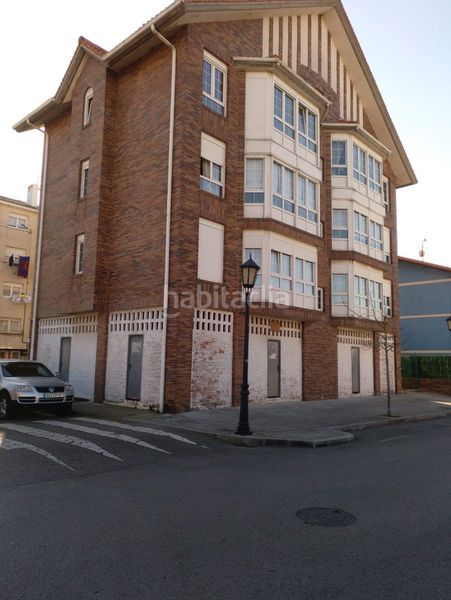 Foto 7bf2b820-e11a-4d99-b4a2-7814f669717c. Local comercial a Colindres