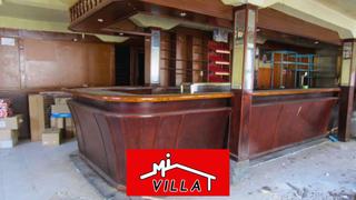 Local commercial à Voto. Bar en venta en bádames.