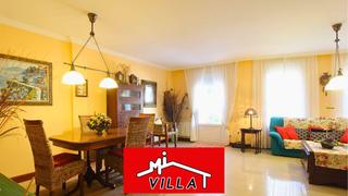 Rent Semi detached house in Zona Playa. Adosado en alquiler en playa, 4 dormitorios.