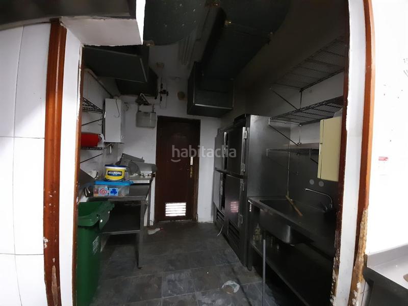 Foto d555b812-a7c1-4f10-b934-f25ac96817ea. Lloguer local comercial amb calefacció a Carlos V Laredo