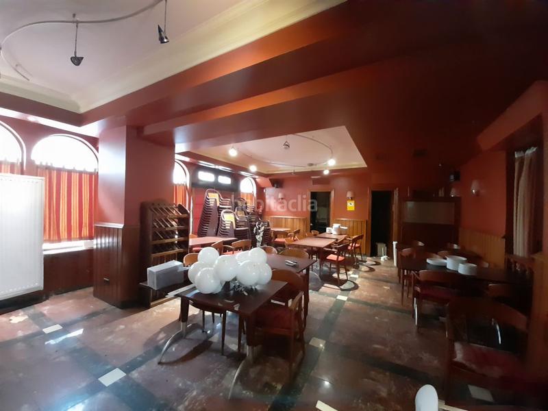 Foto f61161ca-00b0-4cc9-b1d9-4623a0df0295. Lloguer local comercial amb calefacció a Carlos V Laredo