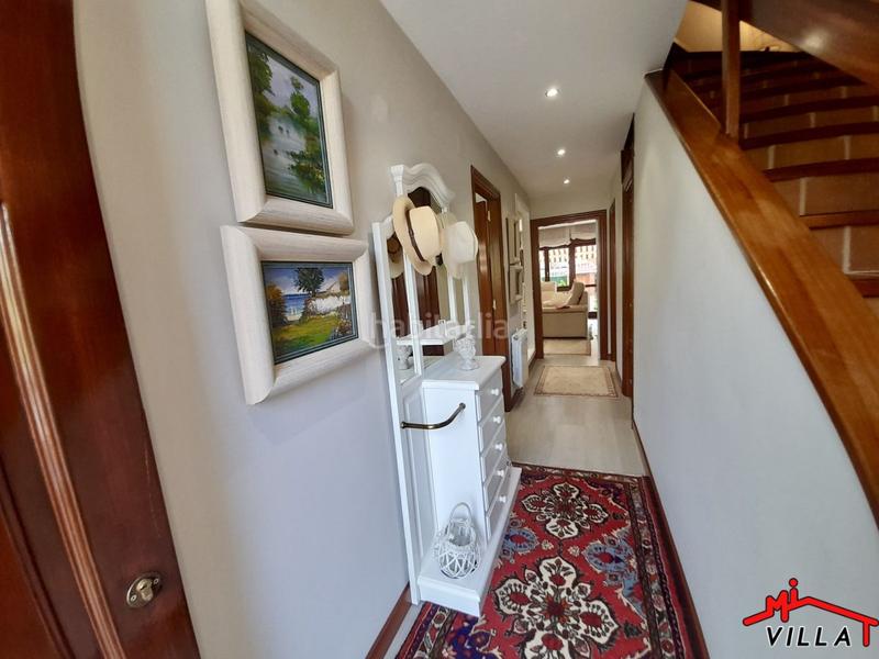 Foto af4baf7d-8448-48e1-9328-5f5e8c371e97. Casa adosada adosado en venta , 5 dormitorios. en Santoña