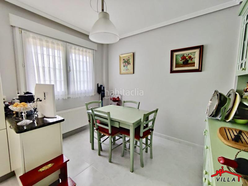Foto 105ca362-56f1-4b39-b31f-7e18239766e2. Chalet con parcheggio piscina in El Puntal Laredo