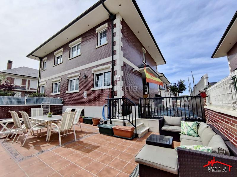 Foto cdffd3a4-d451-4b34-a3c0-354ee3029f47. Chalet con parcheggio piscina in El Puntal Laredo