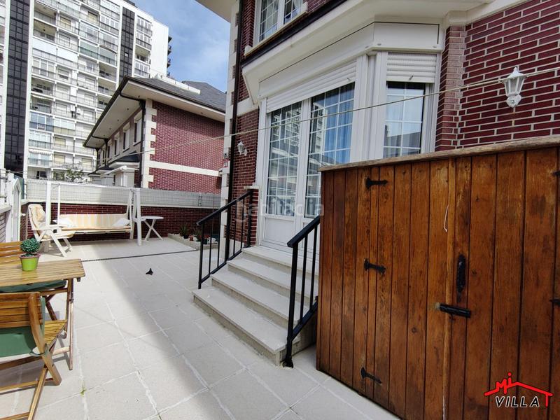 Foto e6beb55b-7fe4-4840-b5e7-cd848ec4a7e0. Chalet con parcheggio piscina in El Puntal Laredo