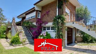Xalet a Zona Playa. Chalet en venta en playa, 7 dormitorios.