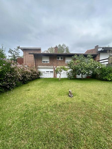 Foto 7c3c8ce0-1d1d-41ab-9360-abb16a8b3a4c. Chalet  en venta en playa, 7 dormitorios. en Laredo