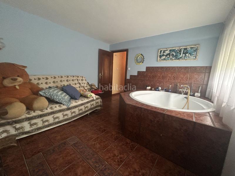 Foto d1fafc59-a844-4cfa-99e7-70d57424f14a. Chalet  en venta en playa, 7 dormitorios. en Laredo