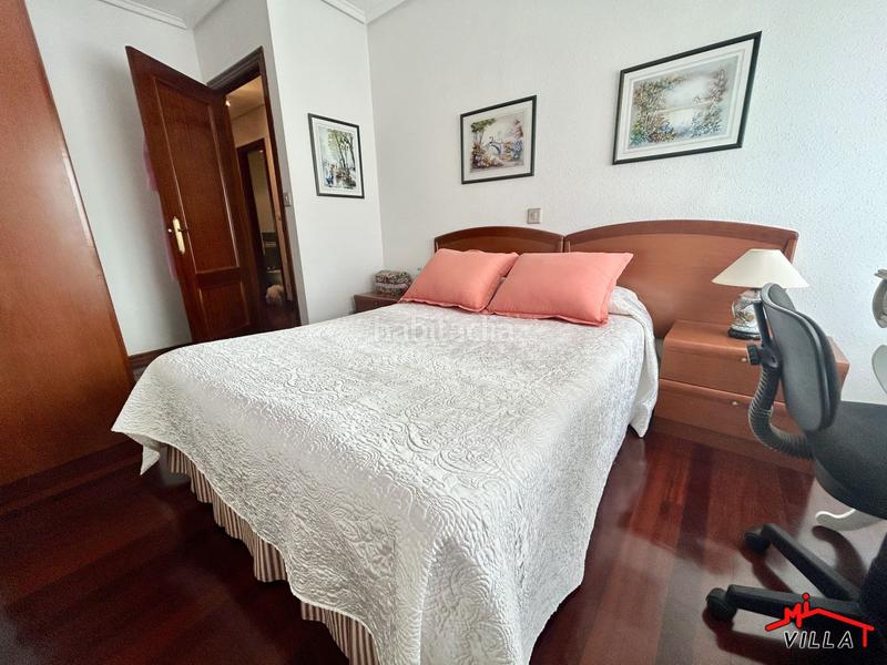Foto 2d68abe3-a95c-43c9-b7d8-dd883bb13d81. Casa adossada amb calefacció aparcament a Zona Playa Laredo