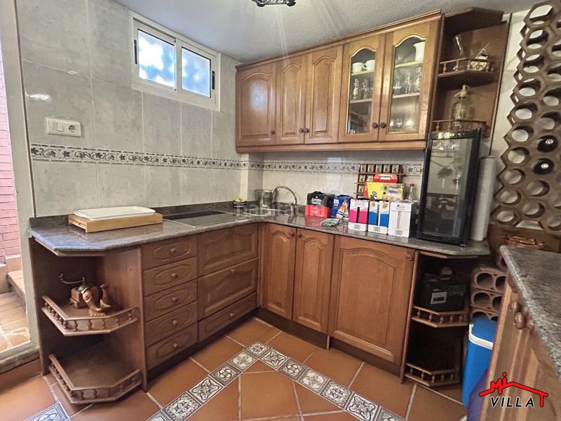 Foto c42b4a13-d54a-4cc9-a2fa-780f53be2b22. Casa adossada amb calefacció aparcament a Zona Playa Laredo