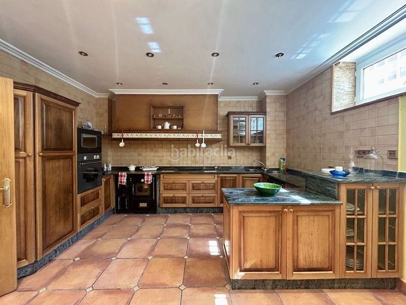 Foto 48dfcf00-d07f-4ea9-9eee-321f9fc4f14b. Xalet amb calefacció aparcament a El Puntal Laredo
