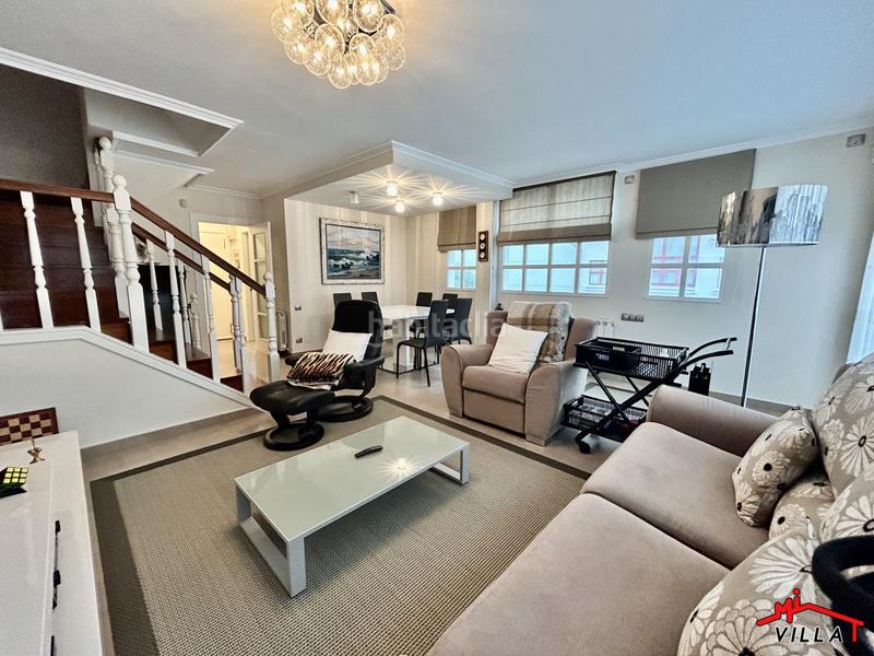 Foto 0b49d6c7-1919-4257-885a-5de2f40c8b29. Chalet  en venta en playa, 3 dormitorios. en Laredo