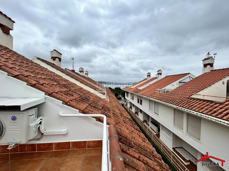 Foto 1caa6928-e501-4c16-b7d1-96de77ea6c2b. Chalet  en venta en playa, 3 dormitorios. en Laredo