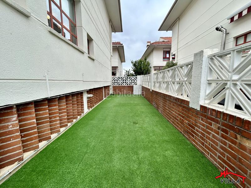 Foto 407adc18-3718-4cdc-923b-076850fa77f4. Chalet  en venta en playa, 3 dormitorios. en Laredo