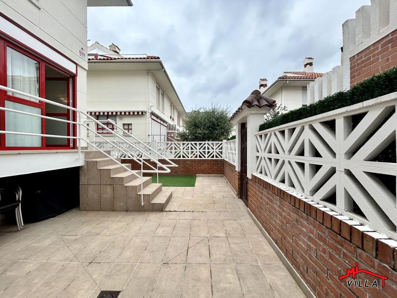 Foto 9191397f-9f7b-4bec-8600-cde90cc27bce. Chalet  en venta en playa, 3 dormitorios. en Laredo