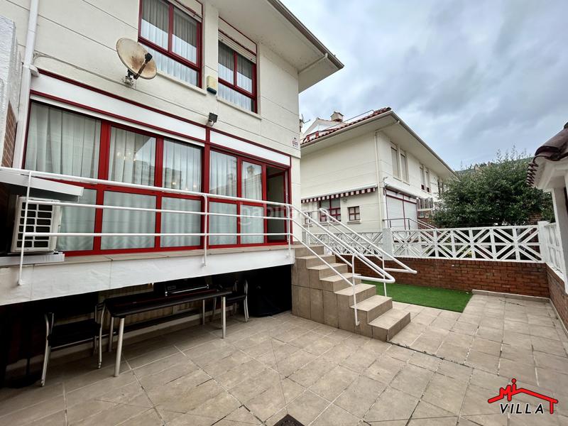 Foto c8b64b4c-d381-44aa-8775-d7485685d325. Chalet  en venta en playa, 3 dormitorios. en Laredo