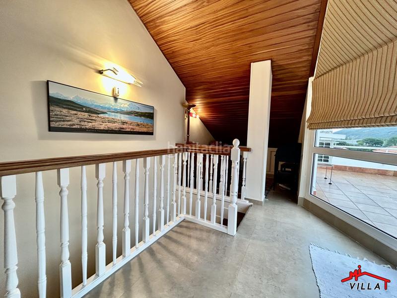 Foto e9a18571-c786-4179-a672-7ef0718ffcb2. Chalet  en venta en playa, 3 dormitorios. en Laredo