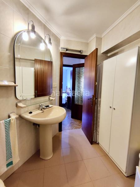 Foto 2f24b70a-8c3e-4cef-9c22-b0cf57495355. Pis amb aparcament a Zona Playa Laredo